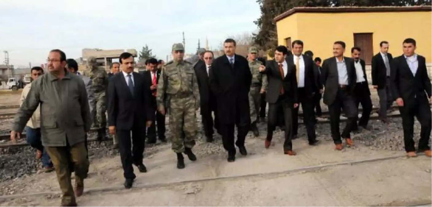 Vali Güvenç, Suriye Sınırında Esnafı Dinledi