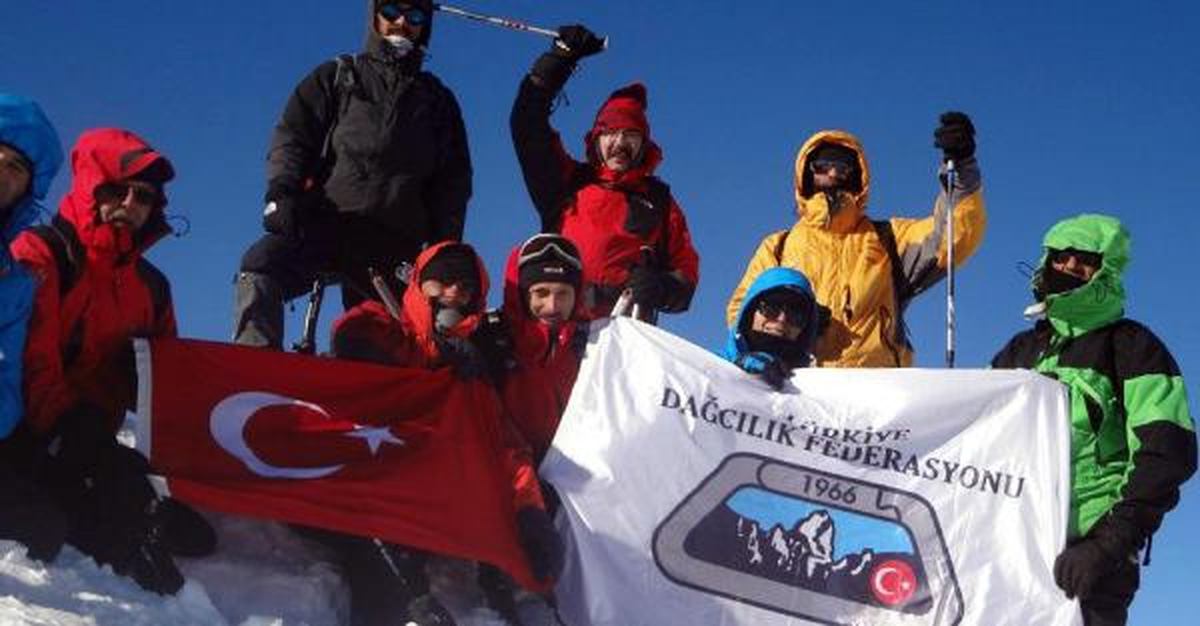 14 Dağcı, Kar Altında Süphan'a Tırmandı