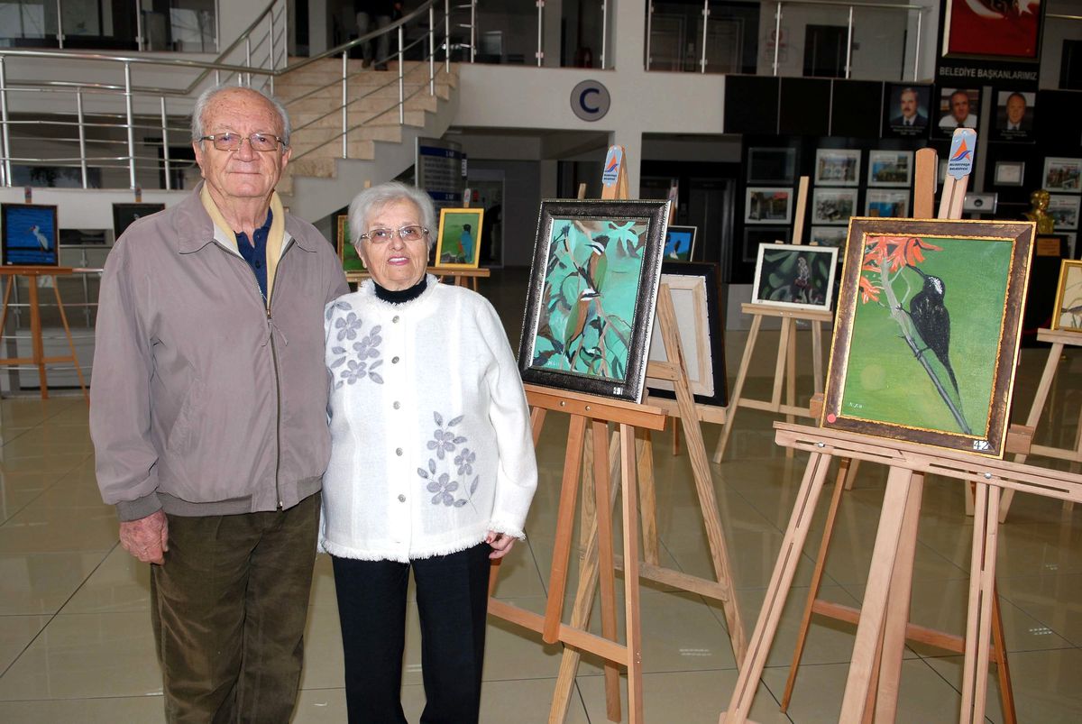 80 Yaşında Yardım Amaçlı Sergi Açtı