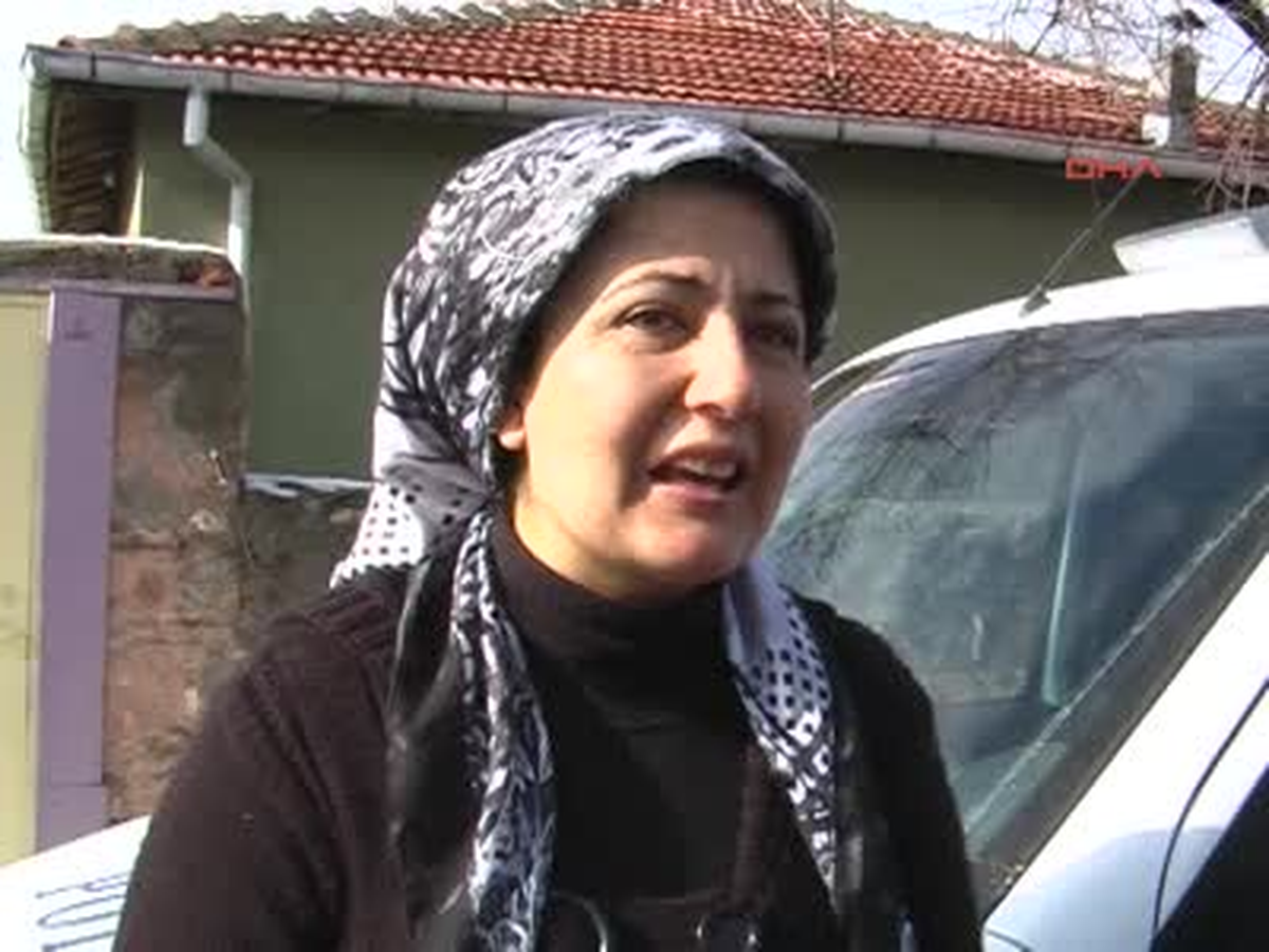 Ahşap Ev Çöktü, Kadın ve İki Çocuğu Canını Zor Kurtardı