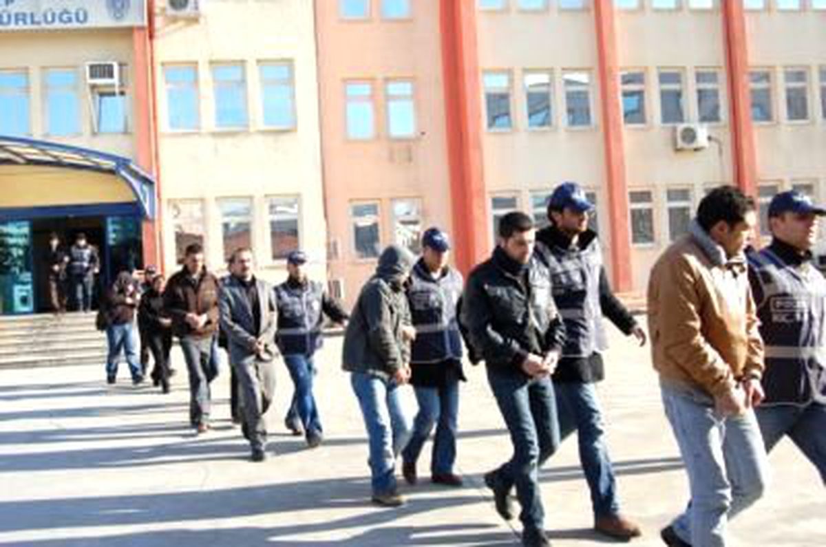 Aksaray'da Suç Örgütü Operasyonunda 25 Kişi Gözaltına Alındı