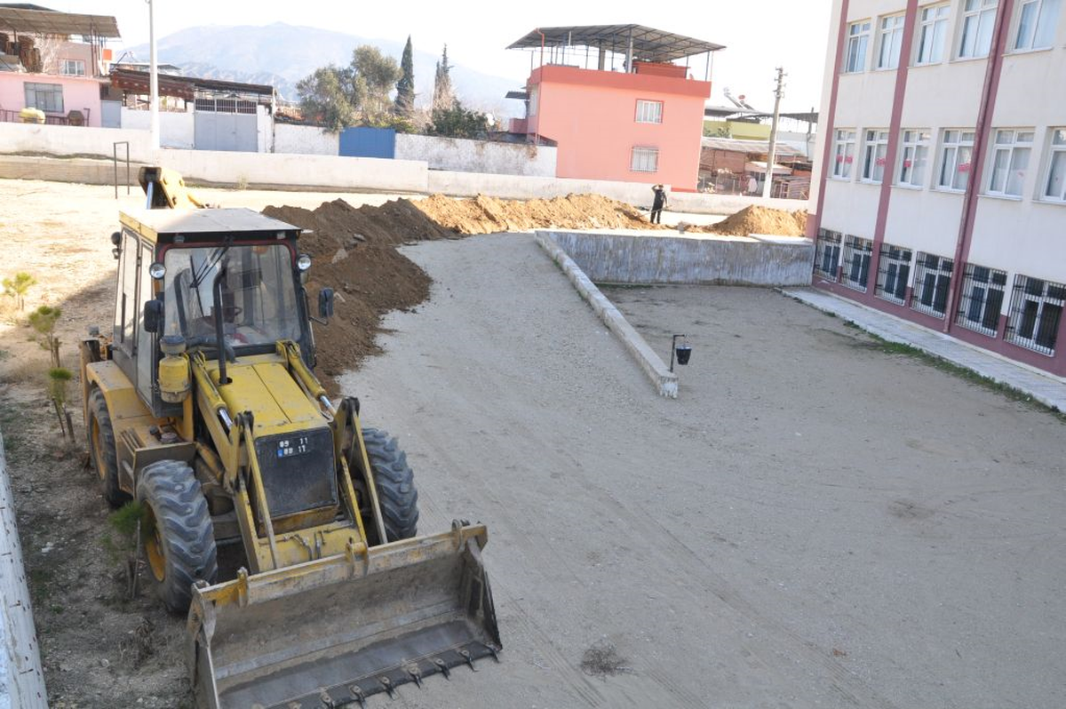 Başkan Alıcık'tan Eğitime Destek