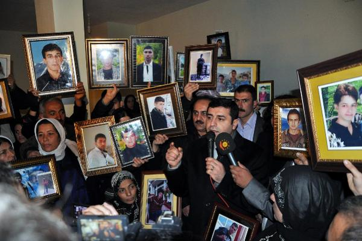 BDP'li Demirtaş Ölen 34 Kişinin Mevlidine Katıldı, Hükümeti Eleştirdi