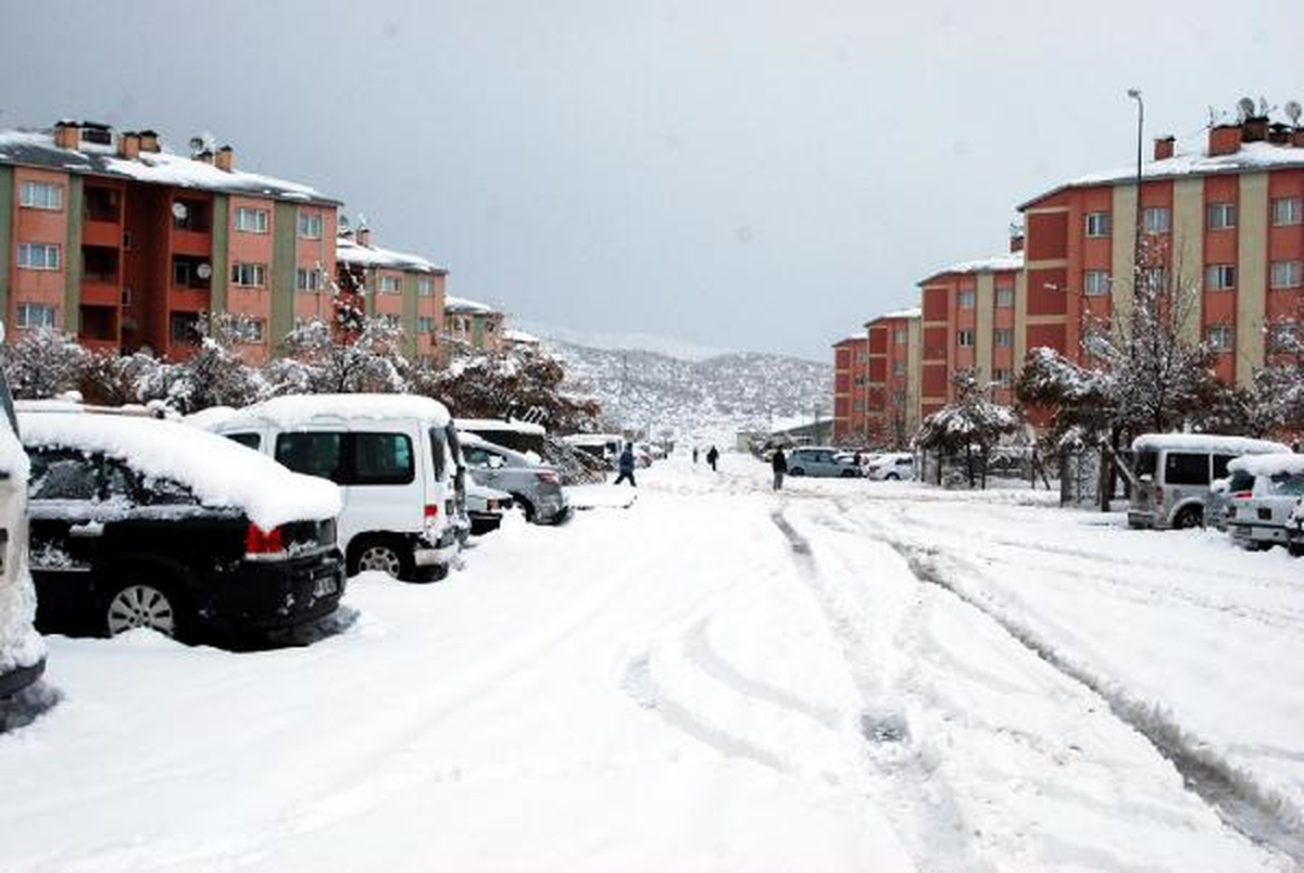 Çığ Nedeniyle Kapanan Tunceli- Erzincan Karayolu Açıldı