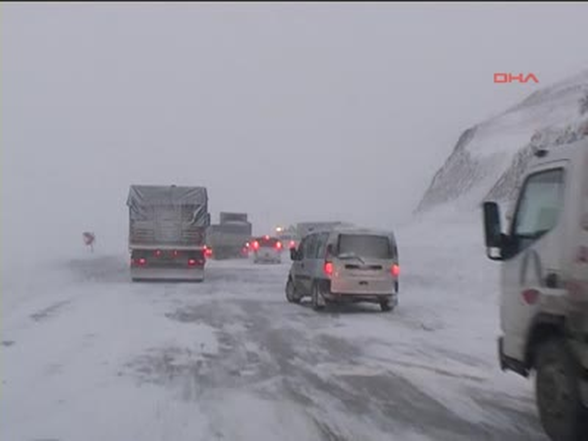Doğu'da Bin 333 Köy Yolu Kapandı