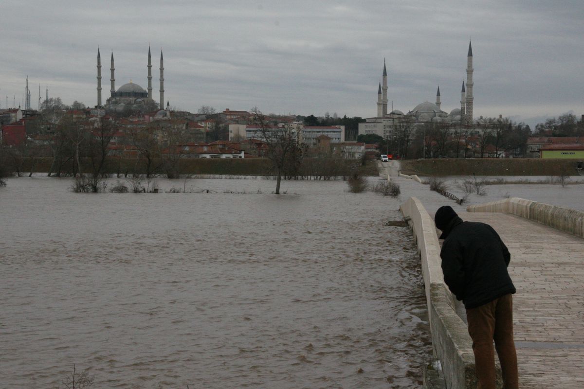 Edirne'de Taşkın Nöbeti Devam Ediyor