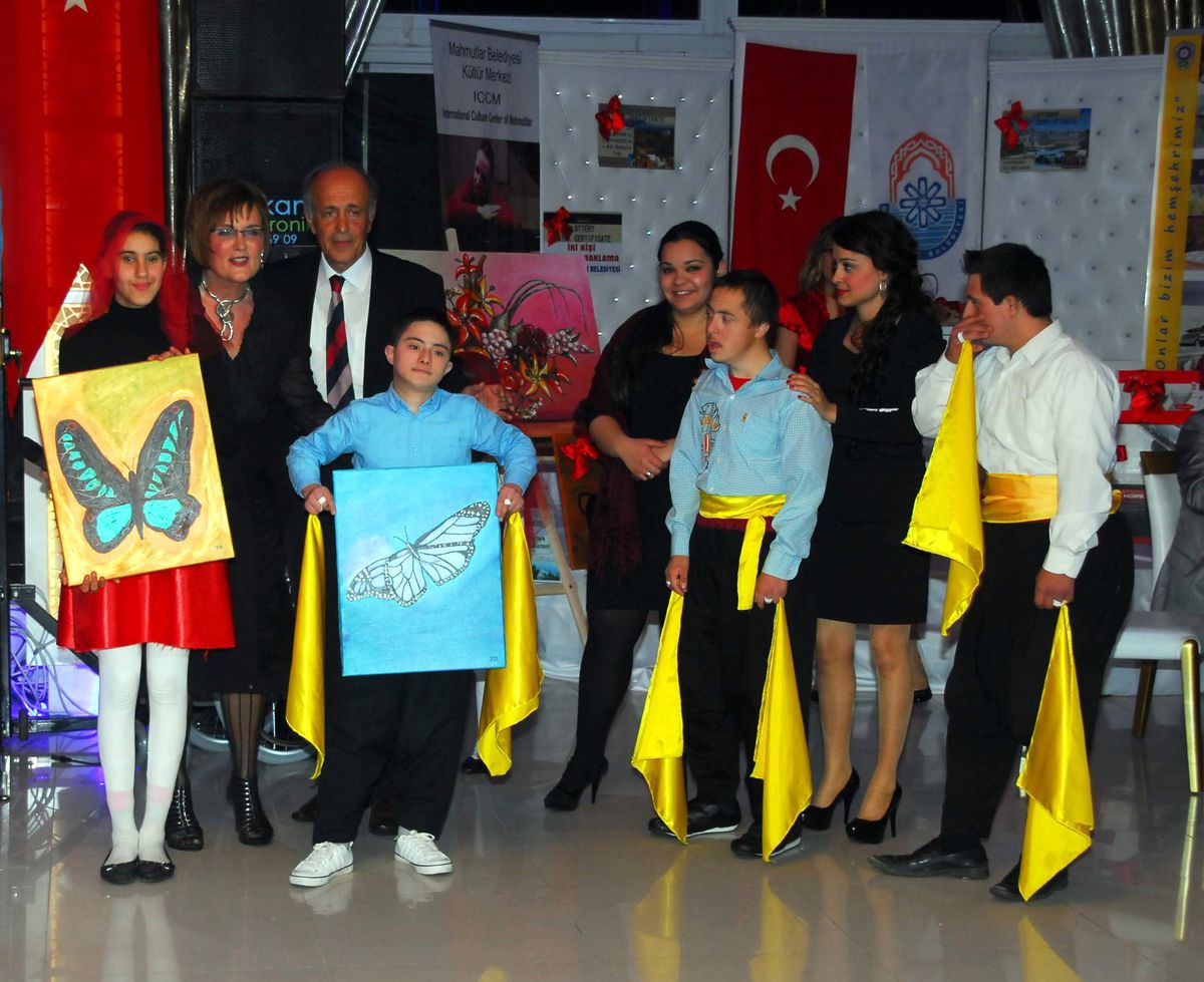 Engelleri Aşmak İçin Alanya'da Sahne Aldılar