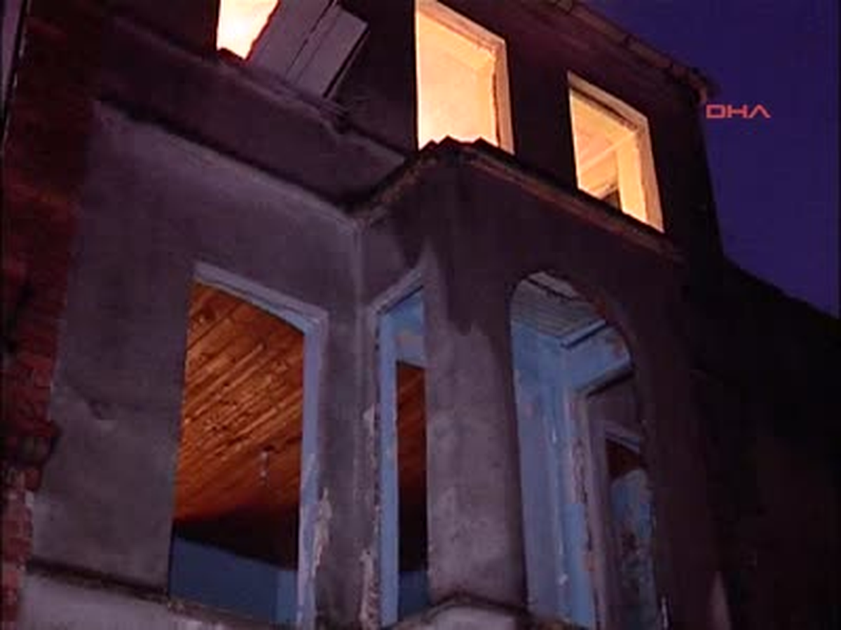 'Kentsel Dönüşüm Projesi' Kapsamında Boşaltılan Binada Yangın