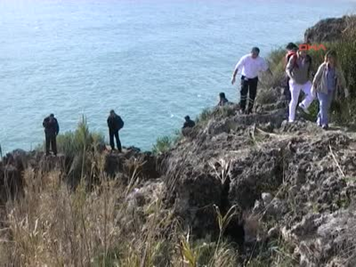Köpekten Korktu, Falezlerden Düştü