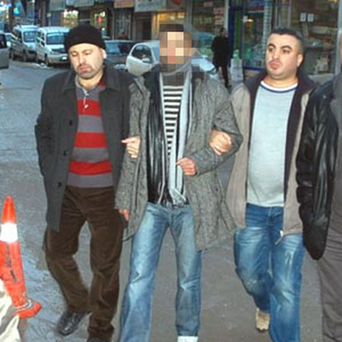 Malatya\'da Seyyar Satıcı Terörü: 2 Zabıta Yaralı