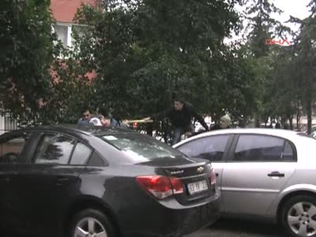 Şanlıurfaek Taş ve Sopaların Havada Uçuştuğu Boşanma Kavgası; 3 Yaralı, 5 Gözaltı