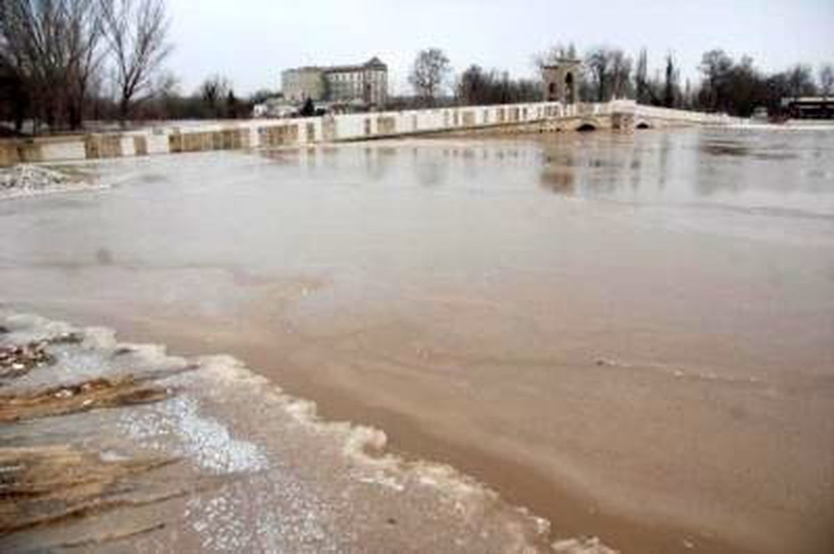 Taşan Tunca Nehri Buz Tuttu