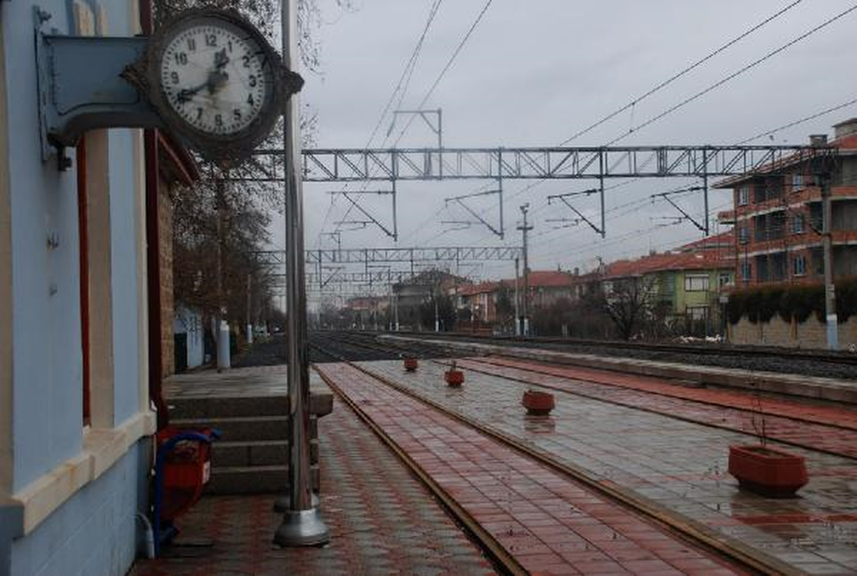 Treden Atlayan Liseli Öldü
