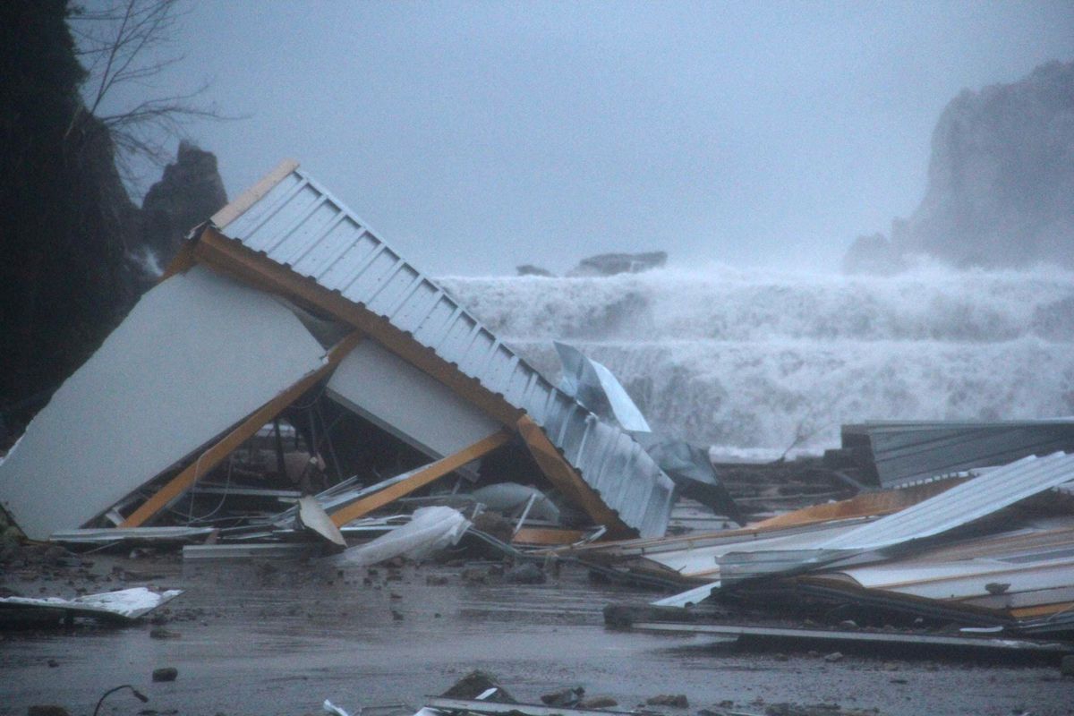 Tsunami Değil Fırtına