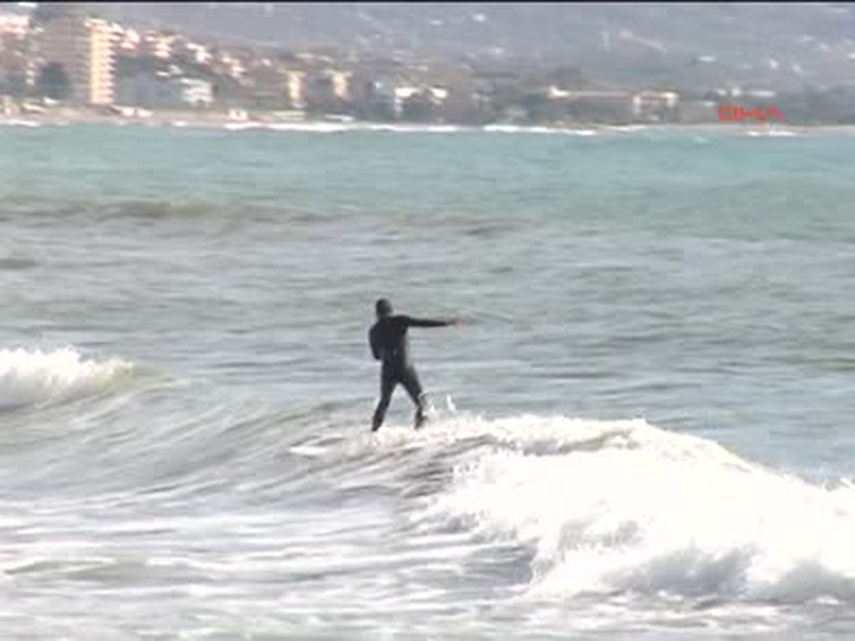 Alanya'da Kış Turizminin Yeni Gözdesi Sörf
