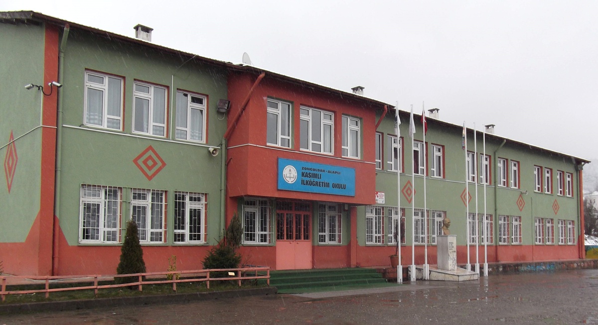 Alaplı Kasımlı İlköğretim Okulu Yılın En Kaliteli Kurumu Seçildi