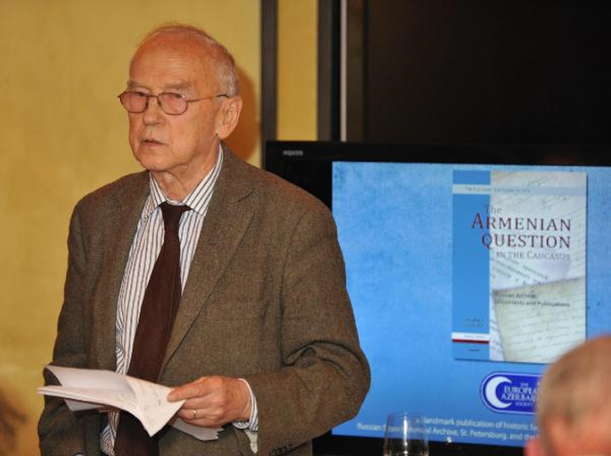 Azeri Profesörlerden Ermenistan Yorumu