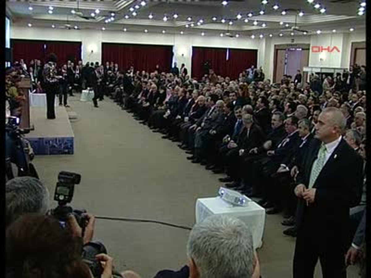 Bakan Günay'a Ay Yıldızlı Dövme