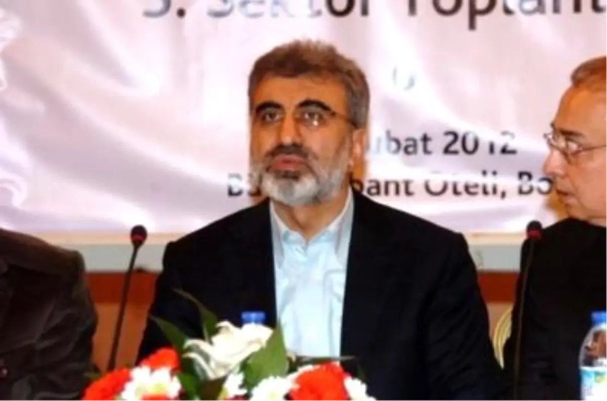 Bakan Yıldız: "Azeri Gazının 22.00 Gibi Türkiye\'ye Ulaşacağını Umuyoruz"