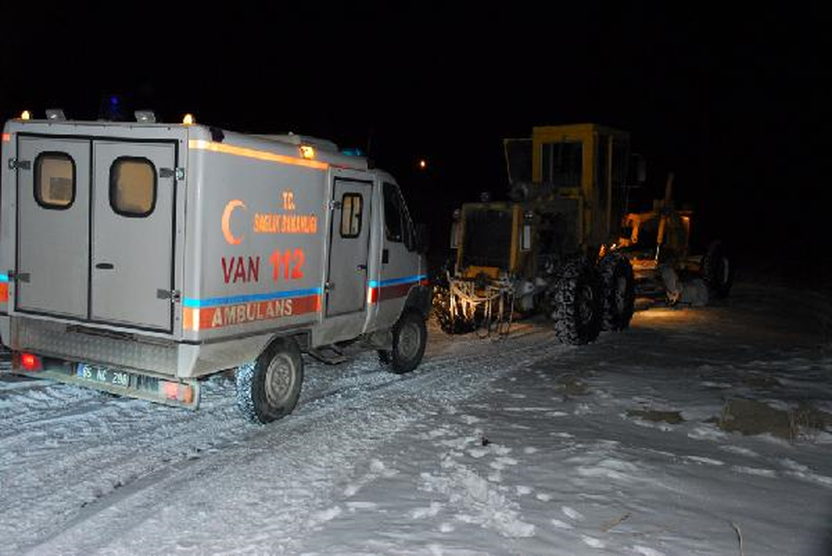 Başkale'de Hasta Kurtarma Operasyonu