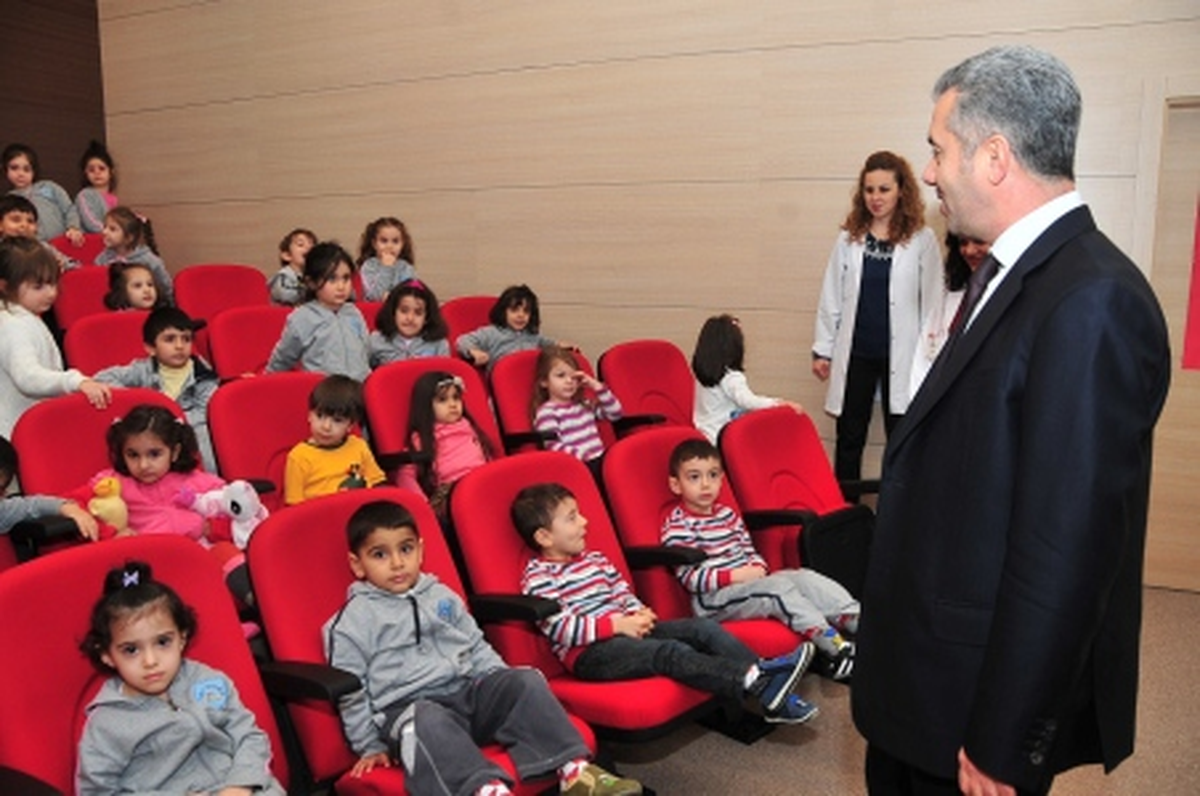 Başkan Uzun, Ant Koleji'nde Miniklerle Beraber