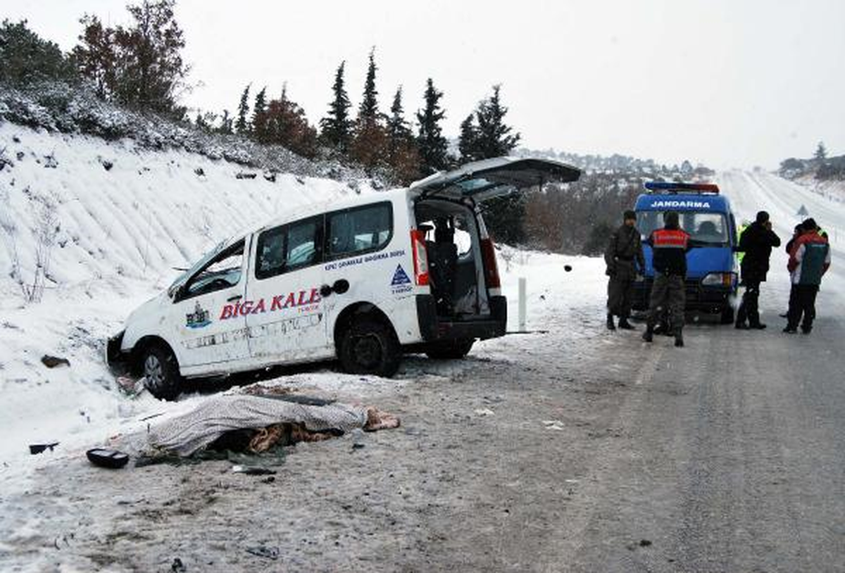 Biga'da Buzlanma Kazası: 1 Ölü, 7 Yaralı