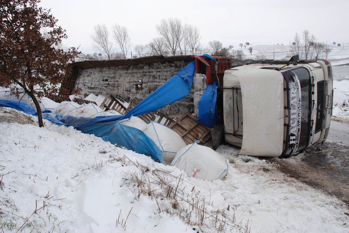Biga'da Trafik Kazası: 2 Yaralı