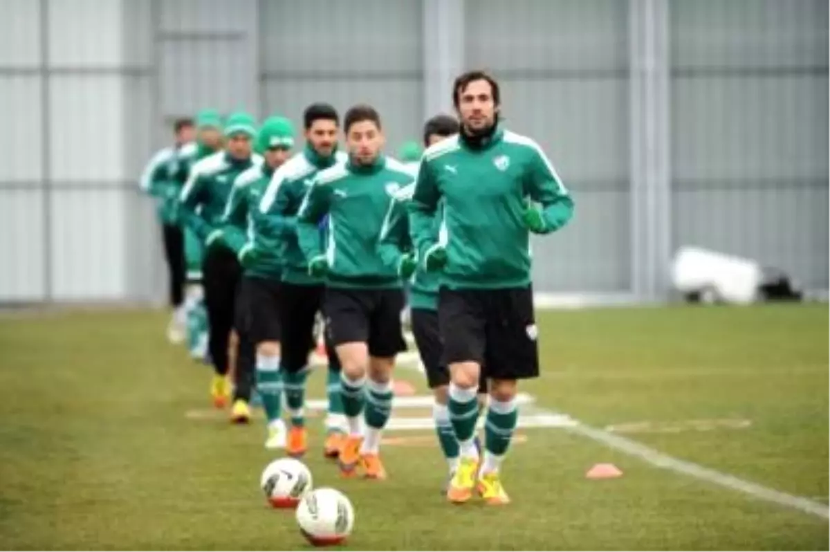 Bursaspor Manisaspor\'a Bileniyor