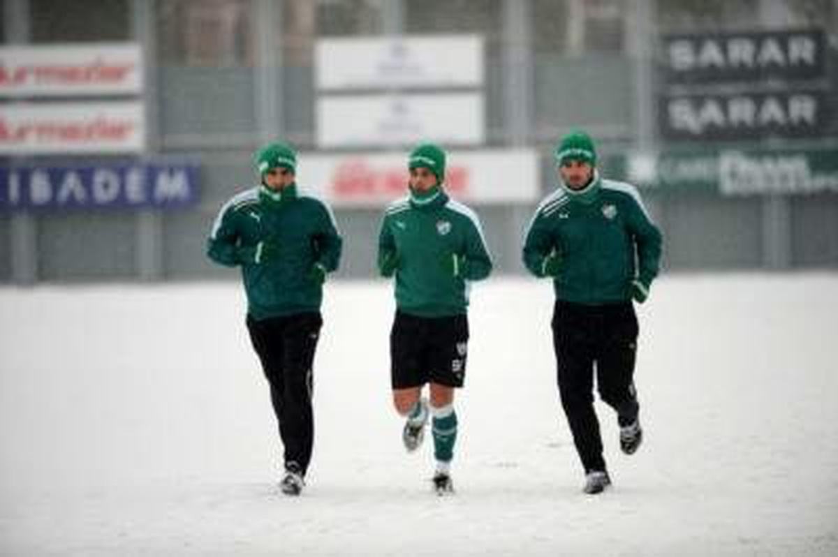 Bursaspor Taraftarı Manisaspor Yönetiminden Ek Kontenjan İstiyor