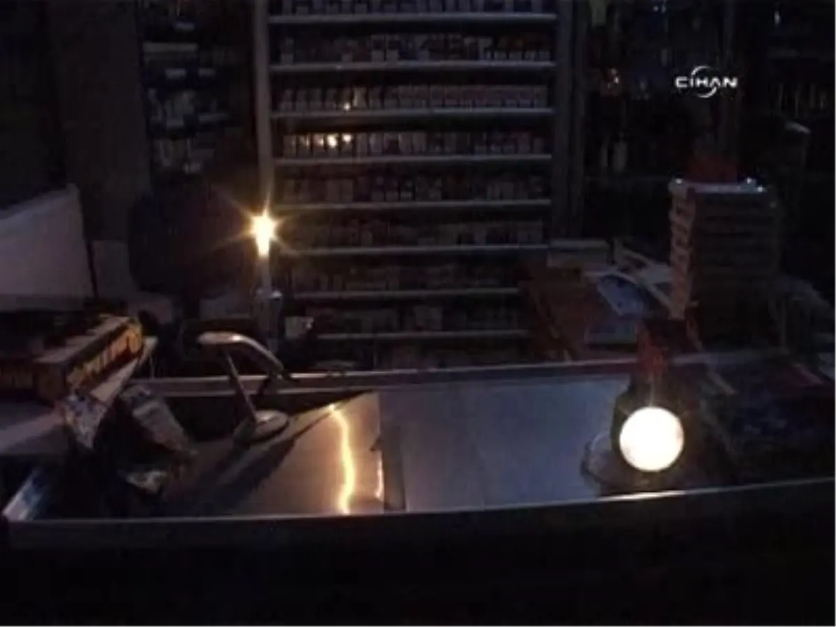 Çanakkale\'de Şiddetli Fırtına ve Kar Yağışı Elektrik Kesintilerine Sebep Oluyor