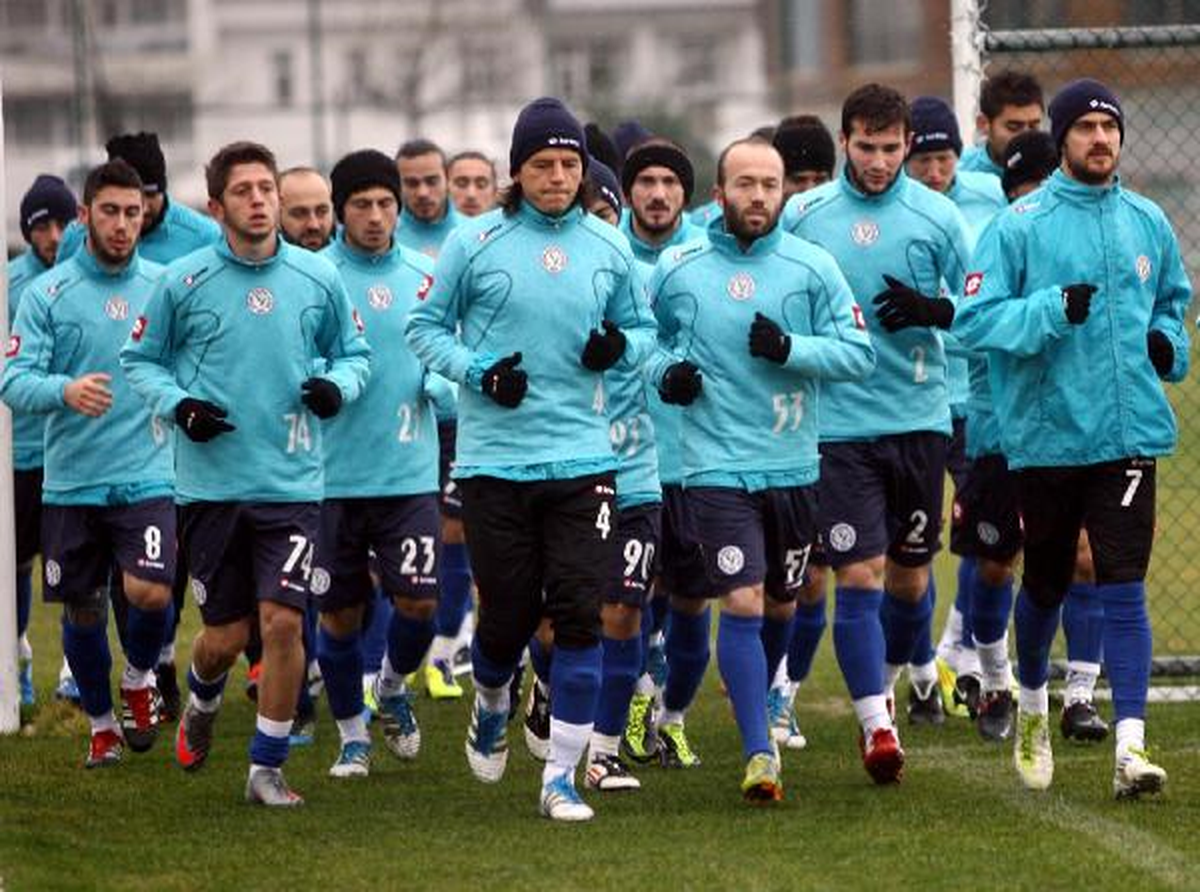 Çaykur Rizespor Teknik Direktörü Kalpar: Elazığspor'u Yenerek Çıkışa Geçmek İstiyoruz