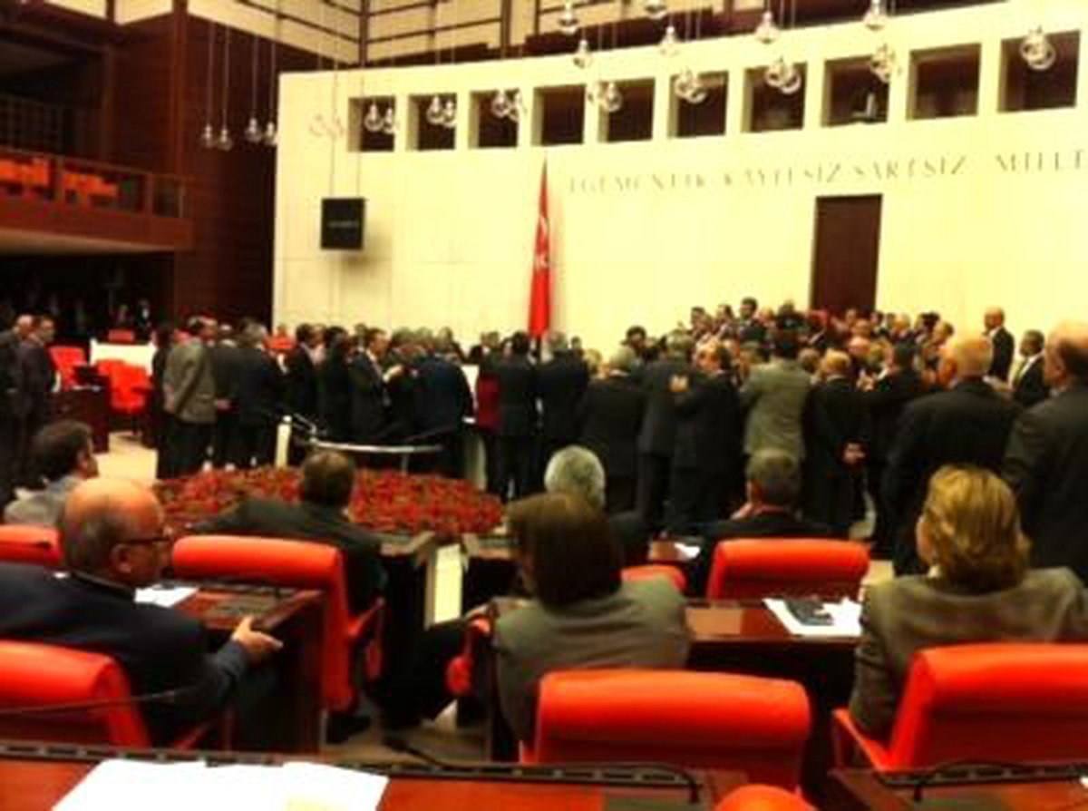 Chp: Kürsüyü İşgal Etmedik, Milletin Kürsüsünü İşgalden Koruduk