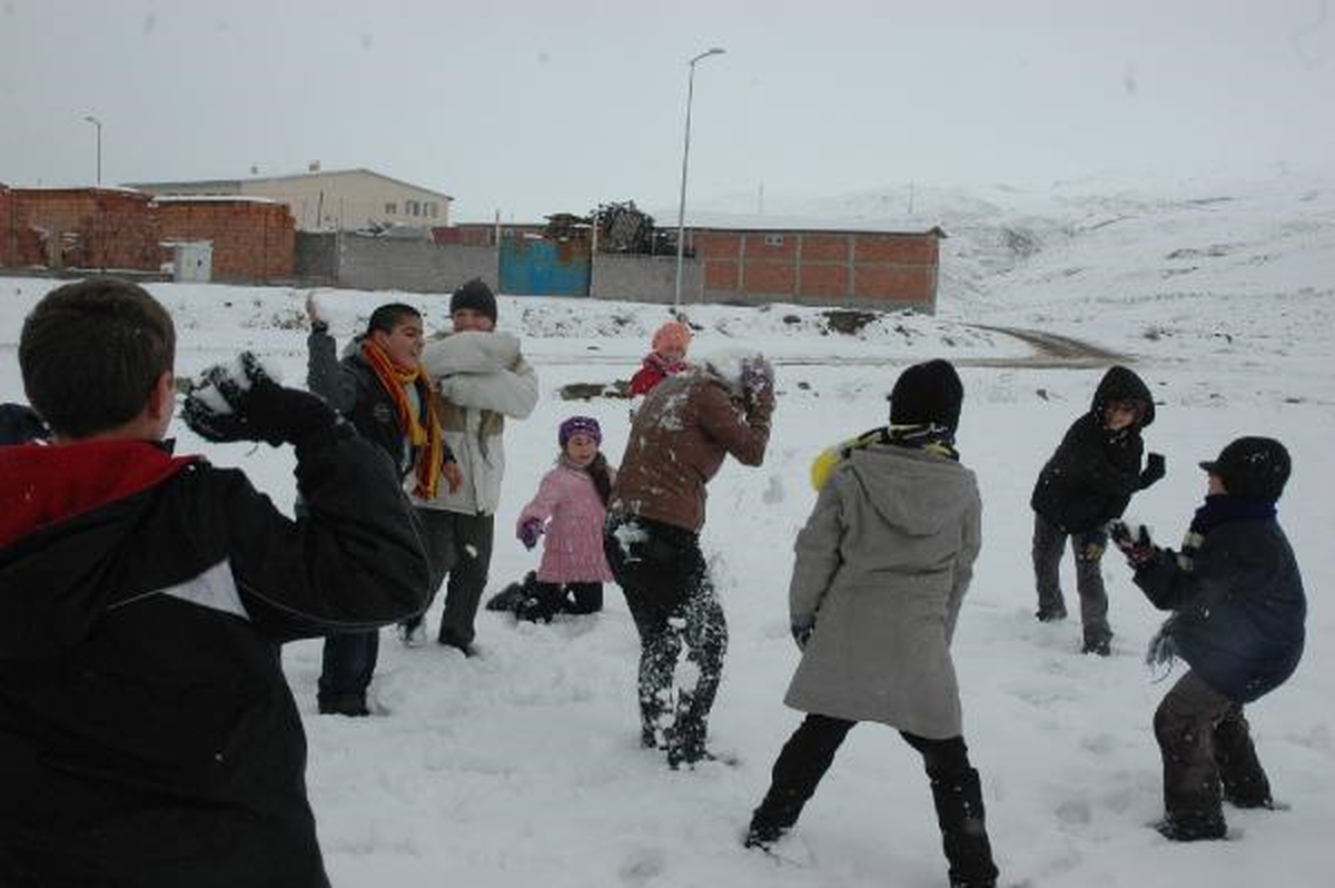 Çocuklar, Hayvanlar İçin Doğaya Yem Bıraktı