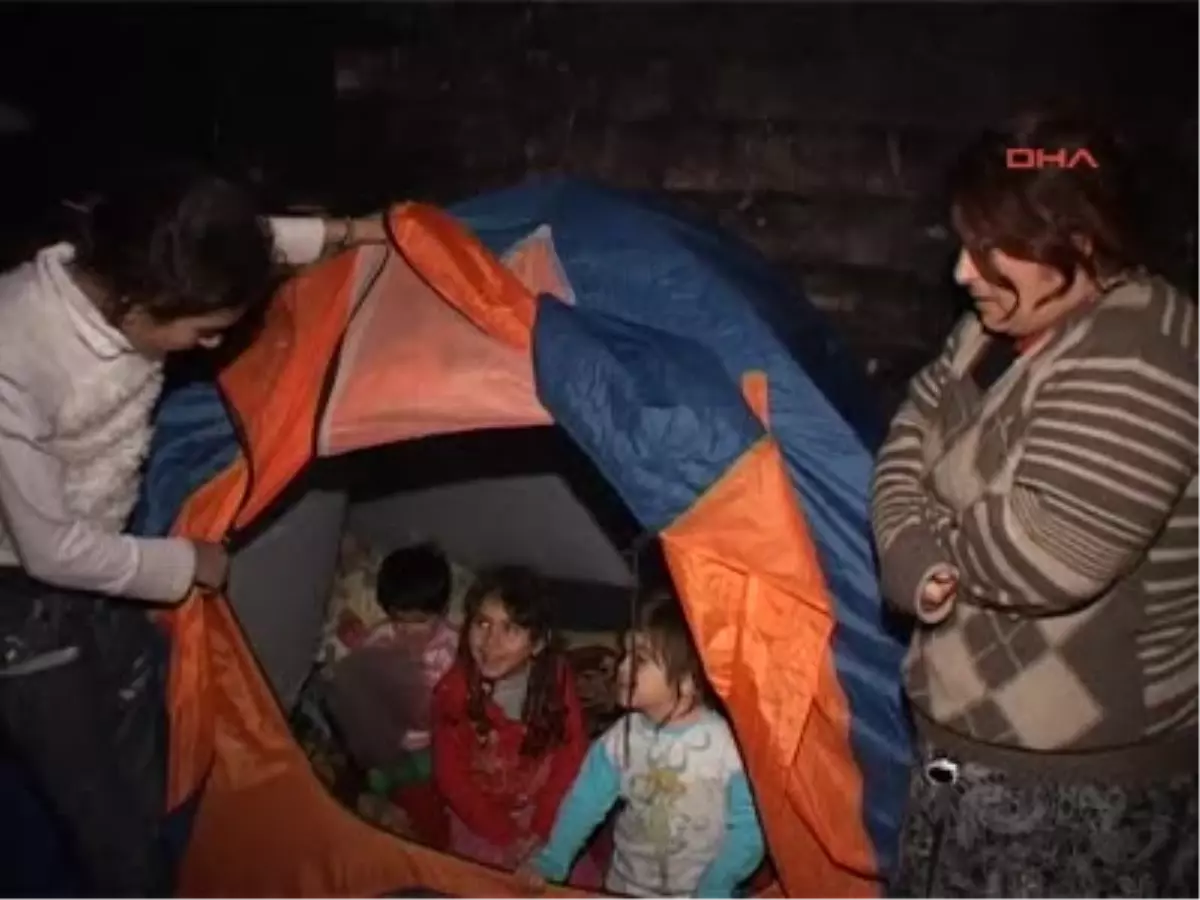 Evsiz Kalan İki Aile Yardım İstiyor