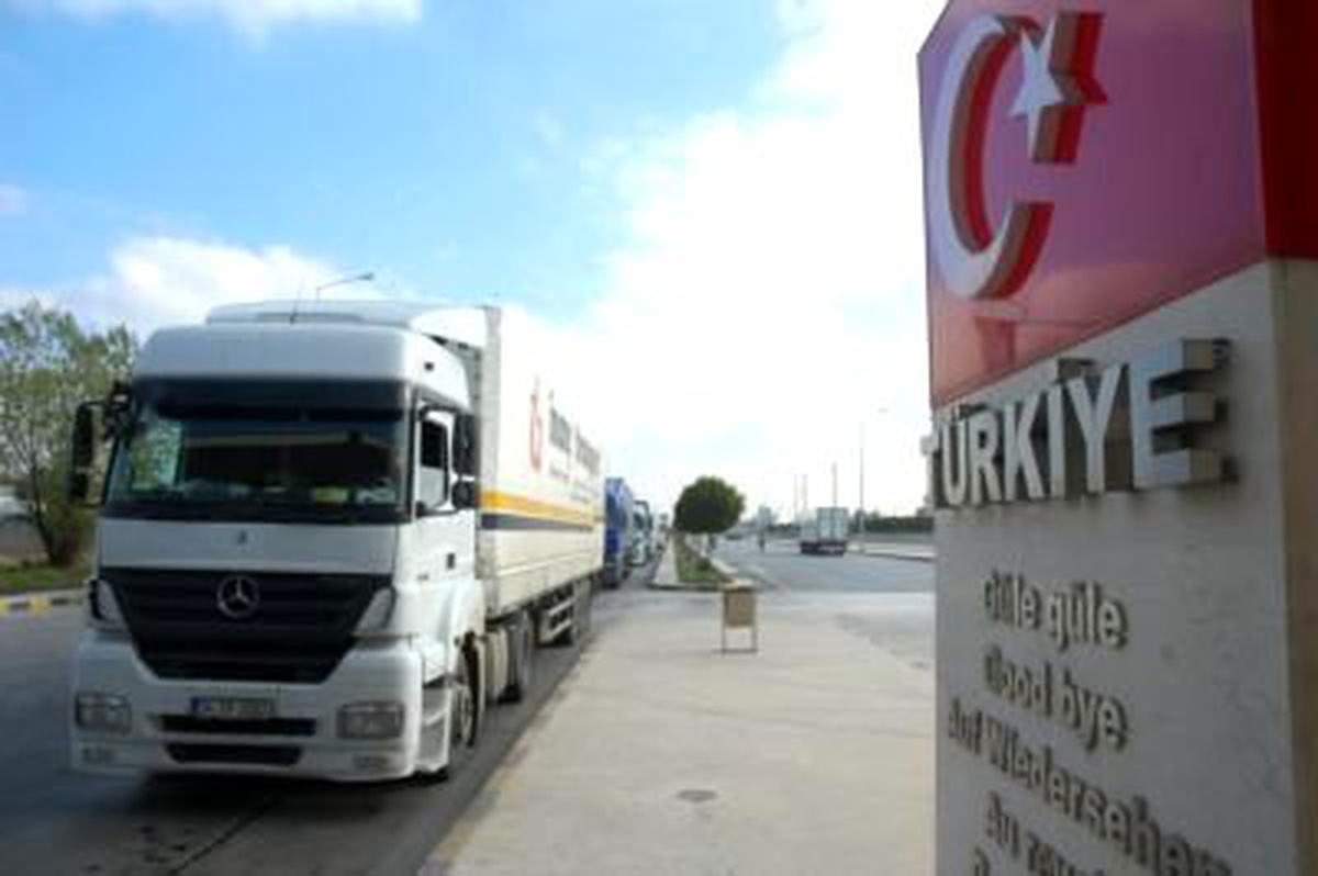 Hamzabeyli Sınır Kapısı Tır Trafiğine Açıldı