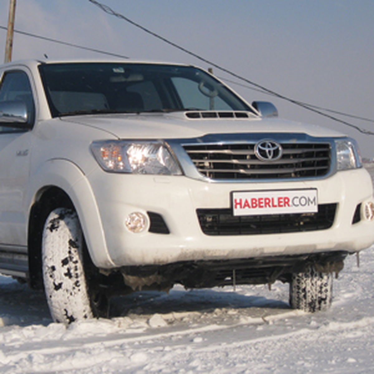 Hilux İle Yollar Önünüzde Eğilecek
