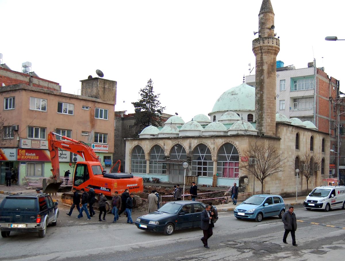 İnşaat Çalışması Yapılan Camide İbadete Ara Verilmedi