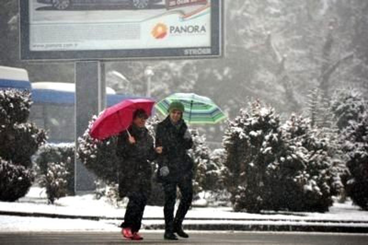 İstanbul'da Kar Yağışı Aralıklarla Devam Ediyor