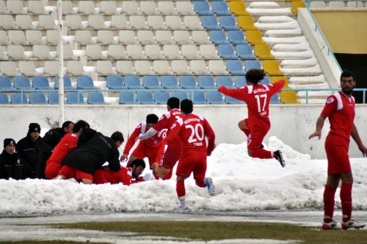 Gol Sevinci Öldürüyordu!