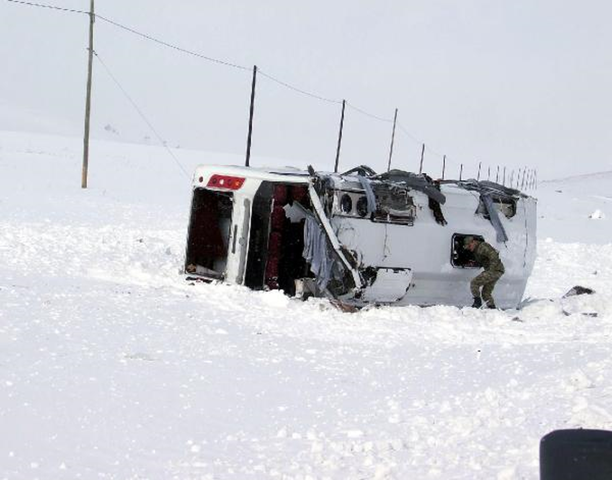 Kar Trafik Kazasında Hayat Kurtardı