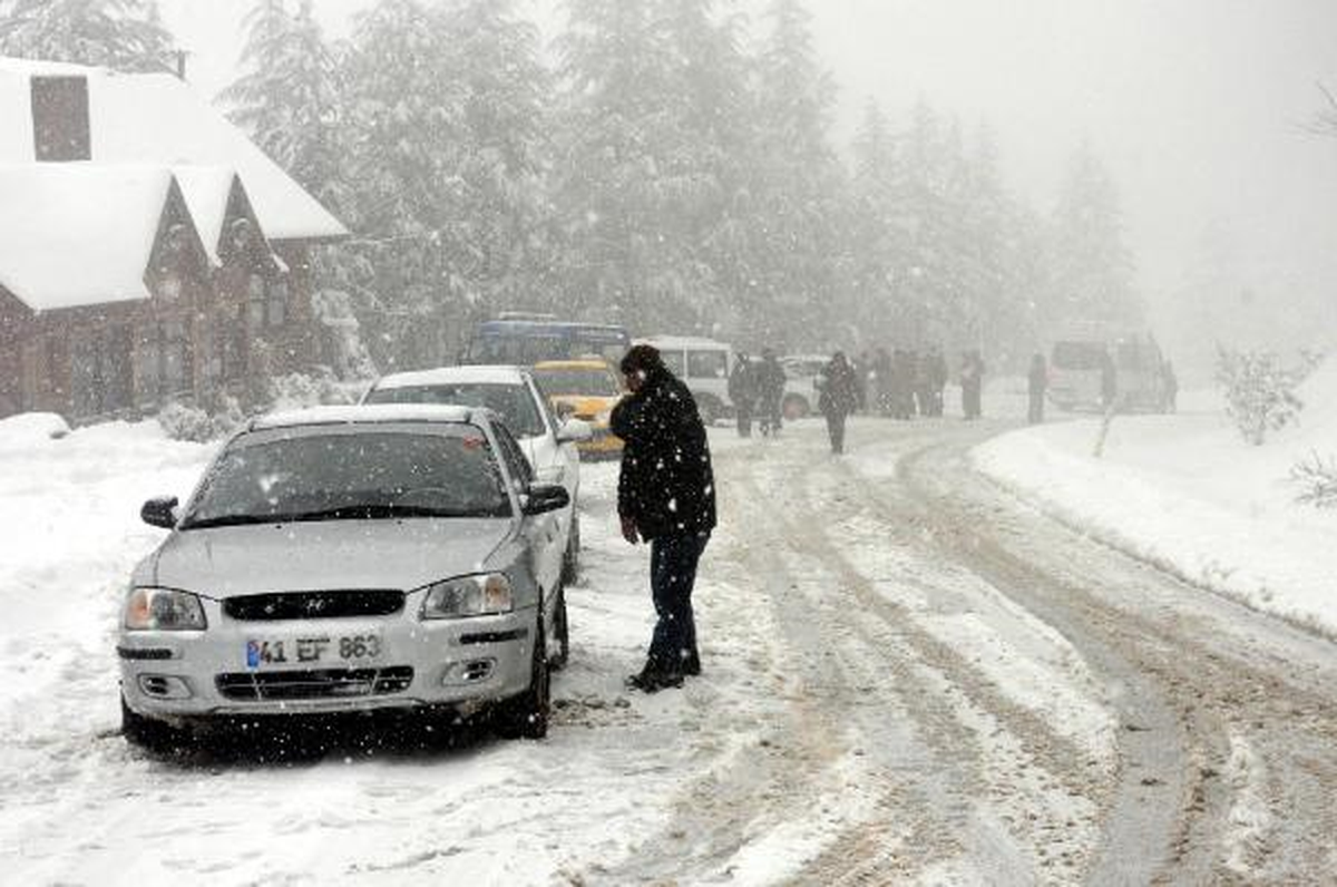 Kartepe'de Kar Kalınlığı 2 Metreye Ulaştı