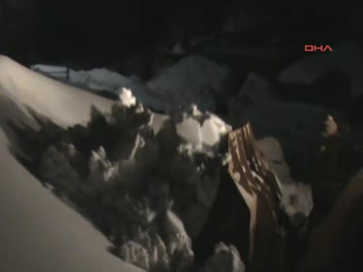 Kayseri'de Ekipler Kapalı Köy Yolu Bırakmadı