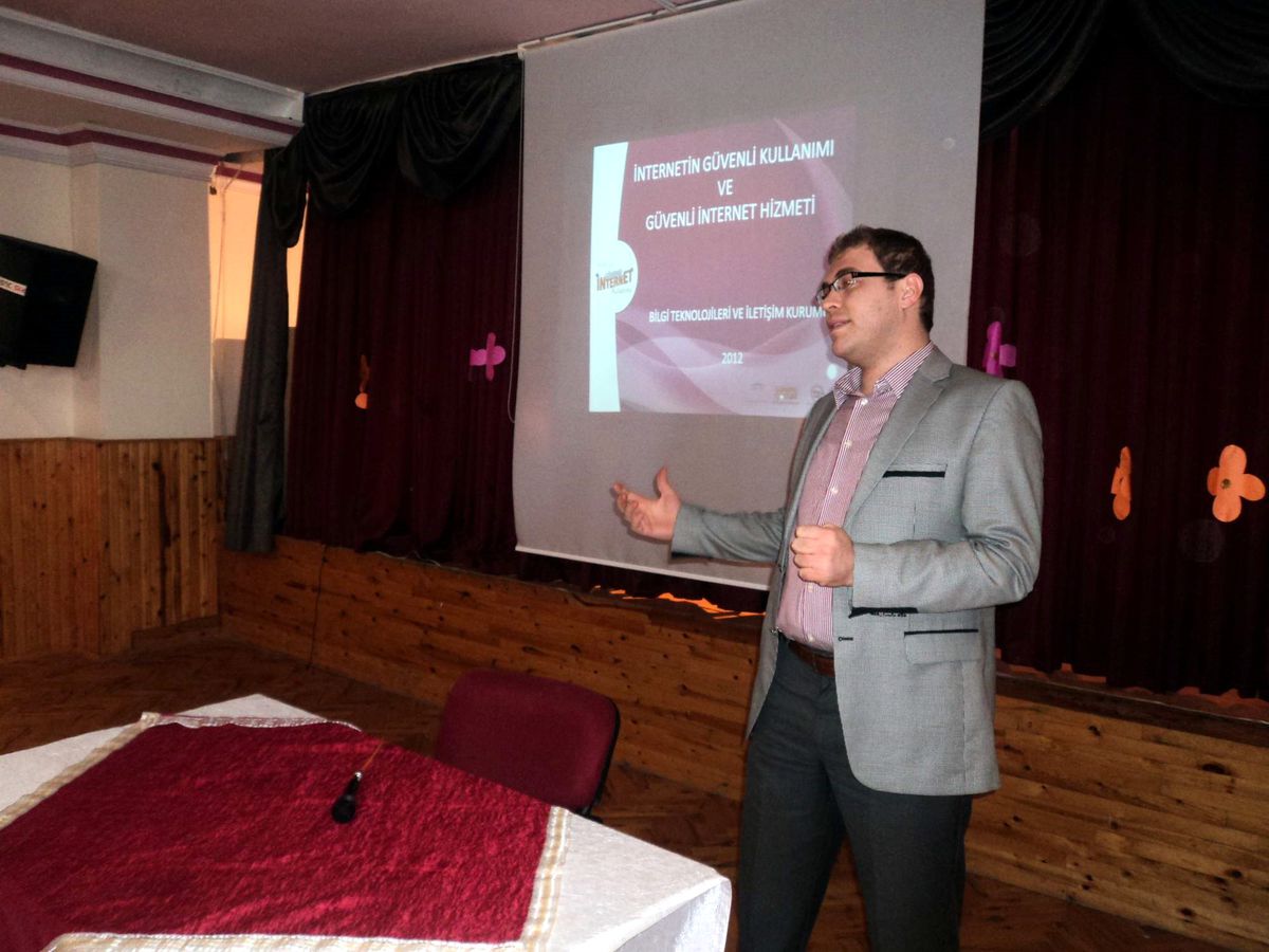 Öğrencilere Güvenli İnternet Semineri