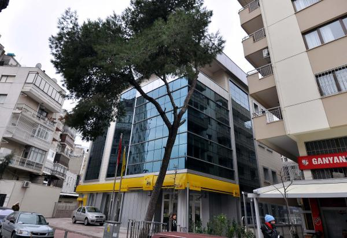 Ptt, E- Avm İşine Girdi, İzmir\'i Merkez Seçti