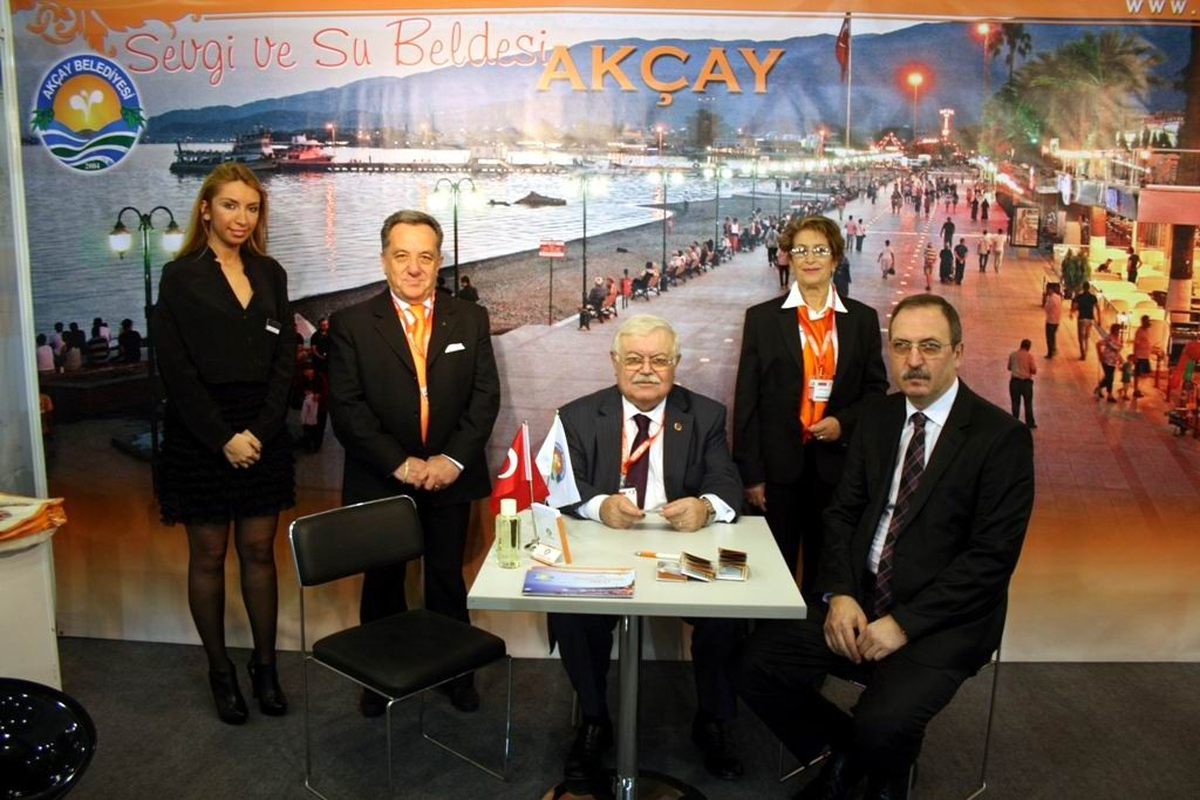 Sevgi ve Su Beldesi Akçay Emıtt'te İlgi Odağı Oldu