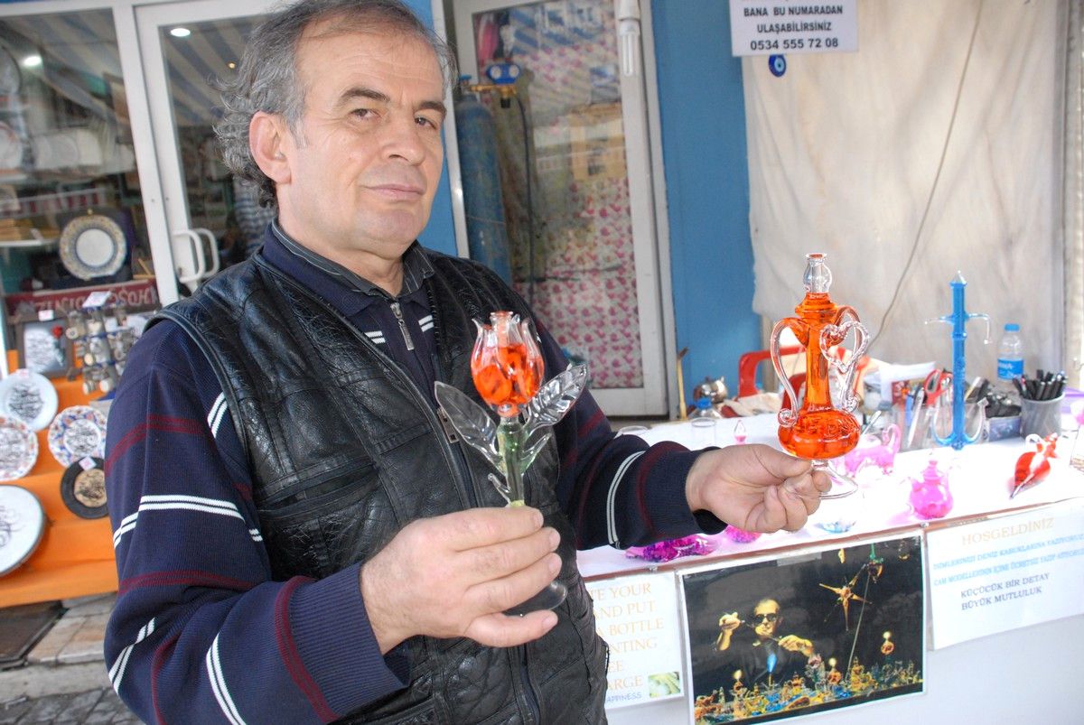 Sevgililer Günü İçin Camdan Kalpler Hazır