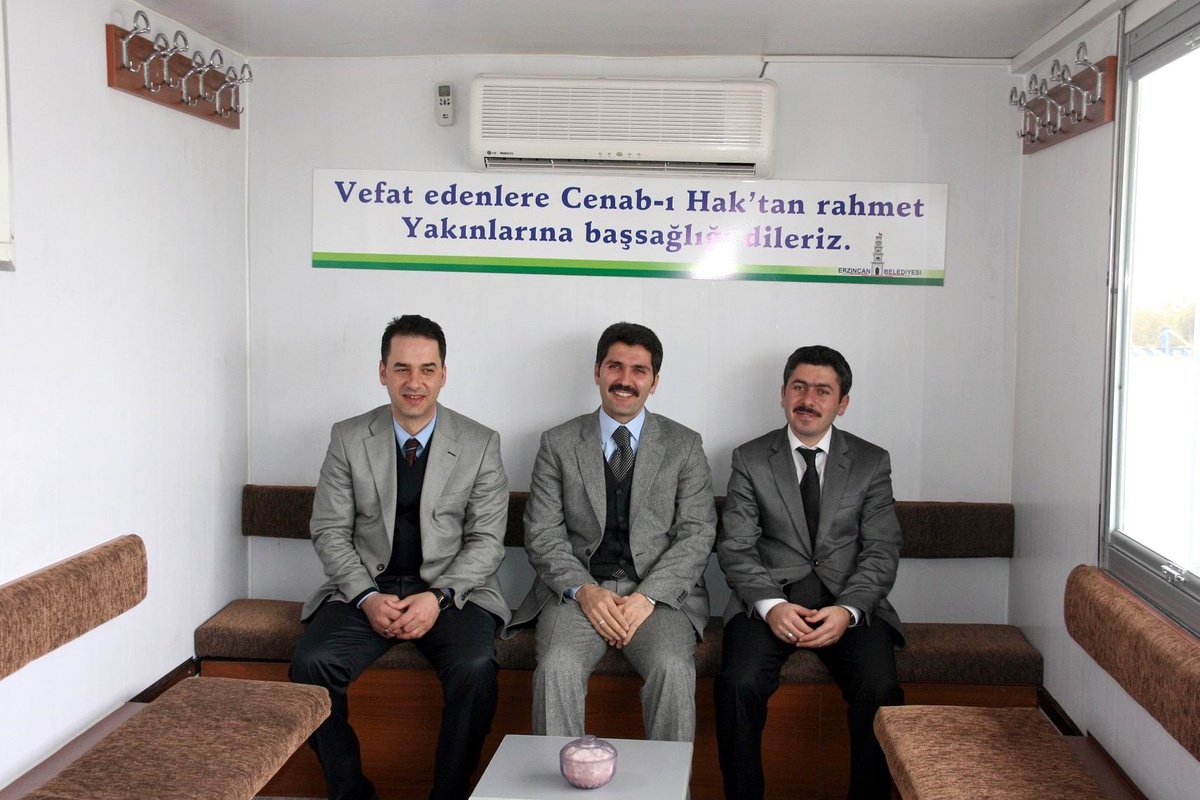 Taziye Evleri Önüne Taziye Karavanı