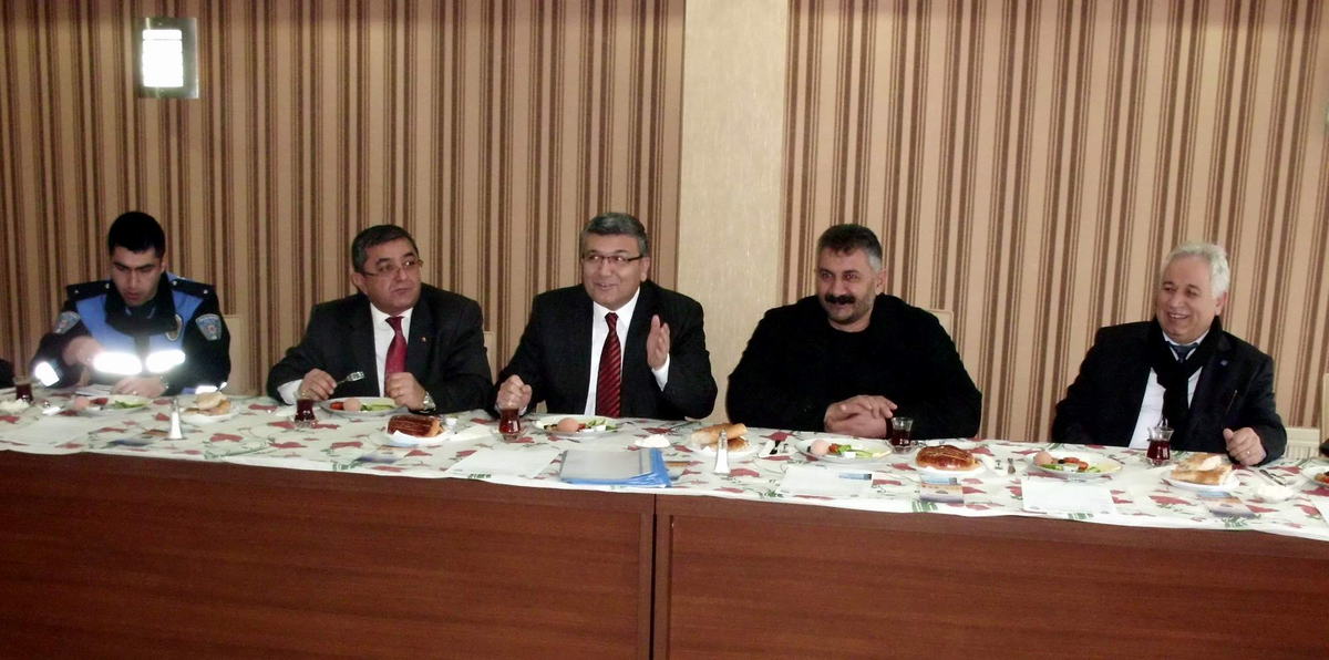 Toplum Destekli Polislere Karakod'lu Kartvizit