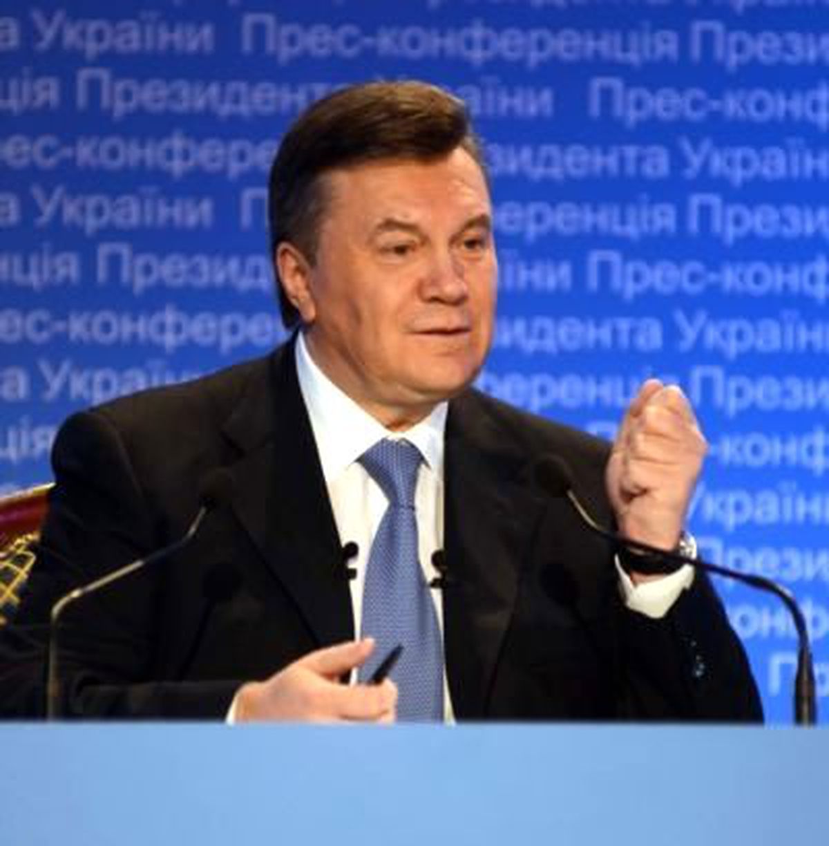 Ukrayna'da Cumhurbaşkanı, Savunma Bakanını Görevden Aldı