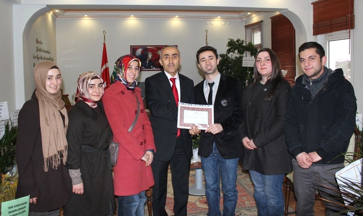 Üniversiteli Gençlerin Örnek Davranışı